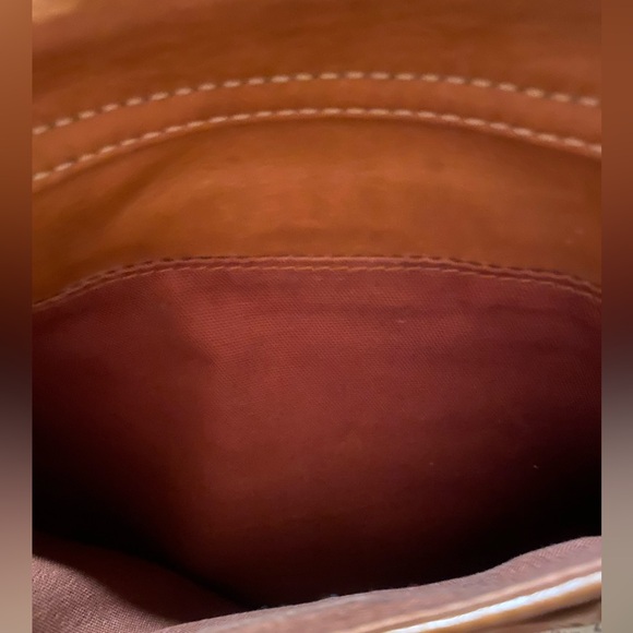 EUC Fossil Vintage Crossbody & Wallet Set - Picture 10 of 16